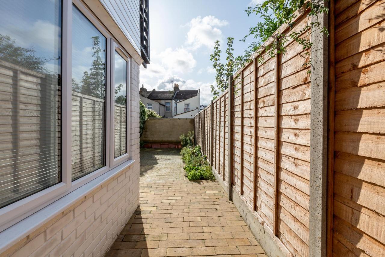 2 Bedrooms Serviced Apartment Excel Exhibition Centre, O2 Arena, Stratford Olympic City, Forest Gate, Central Londres Extérieur photo