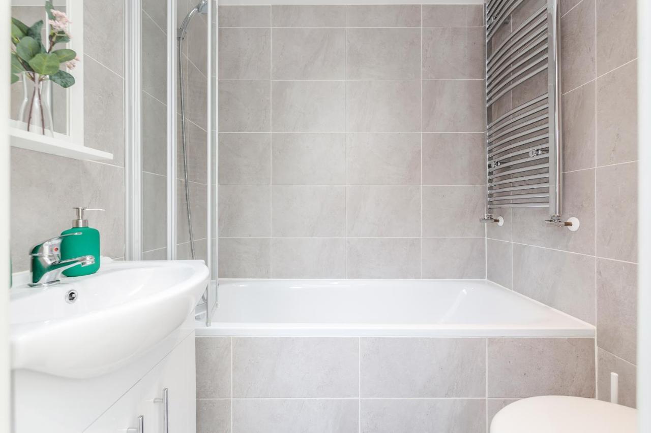2 Bedrooms Serviced Apartment Excel Exhibition Centre, O2 Arena, Stratford Olympic City, Forest Gate, Central Londres Extérieur photo